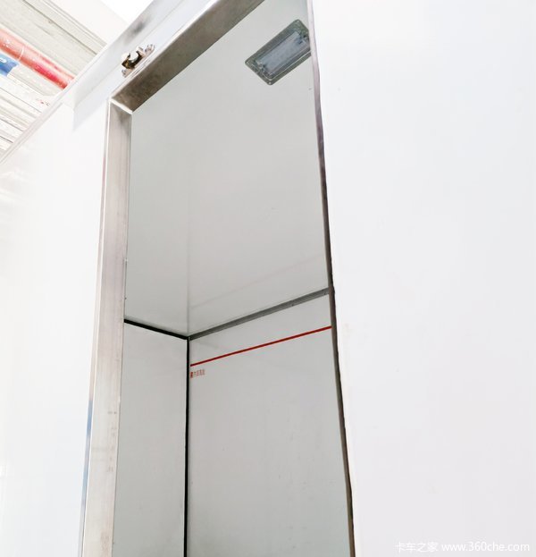 ����һ������ ˧�����ʿ����һ�𡰱�͸�����գ�