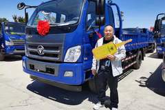 大连华振2台瑞沃E3自卸车成功交付客户