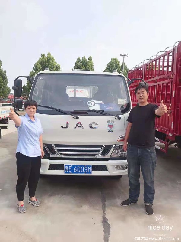 恭喜江老板 喜提骏铃V5排半载货车-邢台新东胜