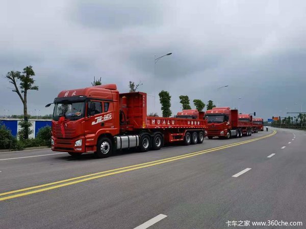 【解放卡车 挣钱机器】恭喜常德荣桦大客户喜提JH6牵引车十台
