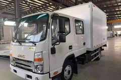 江淮新能源全国首发，新品上市！新能源双排座位5人座团餐专用车。