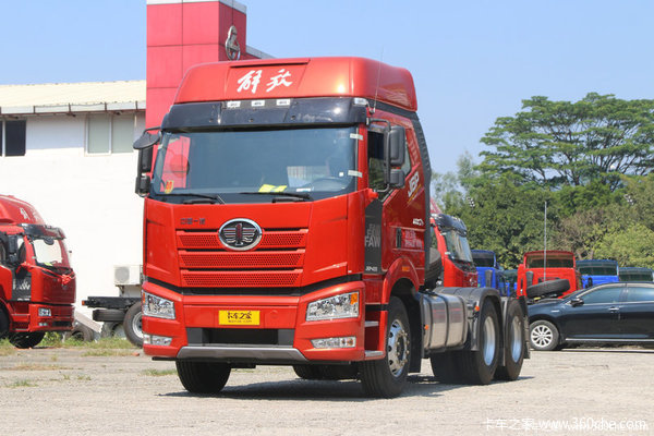 一汽解放出车 65周年厂庆感恩回馈月濮阳市天亿解放J6P院内现车