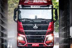 江山可翻转式鹰眼大灯，棱角分明、犀利霸气，大讲究！