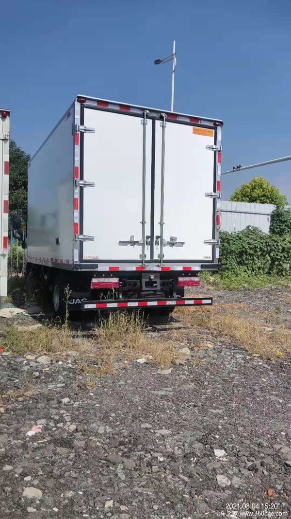 江淮 帅铃Q6 160马力 4X2 4.015米冷藏车(国六)