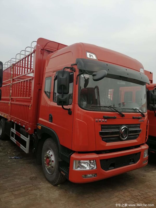 东风多利卡d9苍栏高顶双卧东风康明斯六缸220马力国五车型