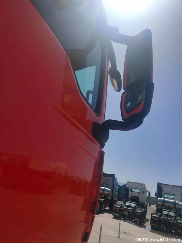 汕德卡460燃气牵引车，新车到店，欢迎订购！