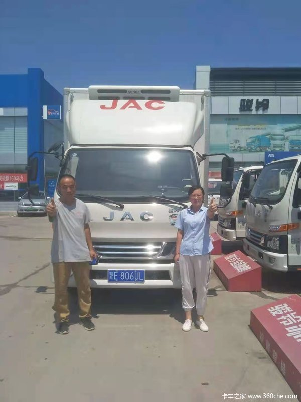 恭喜李老板 喜提骏铃V6冷藏车-新东胜汽贸