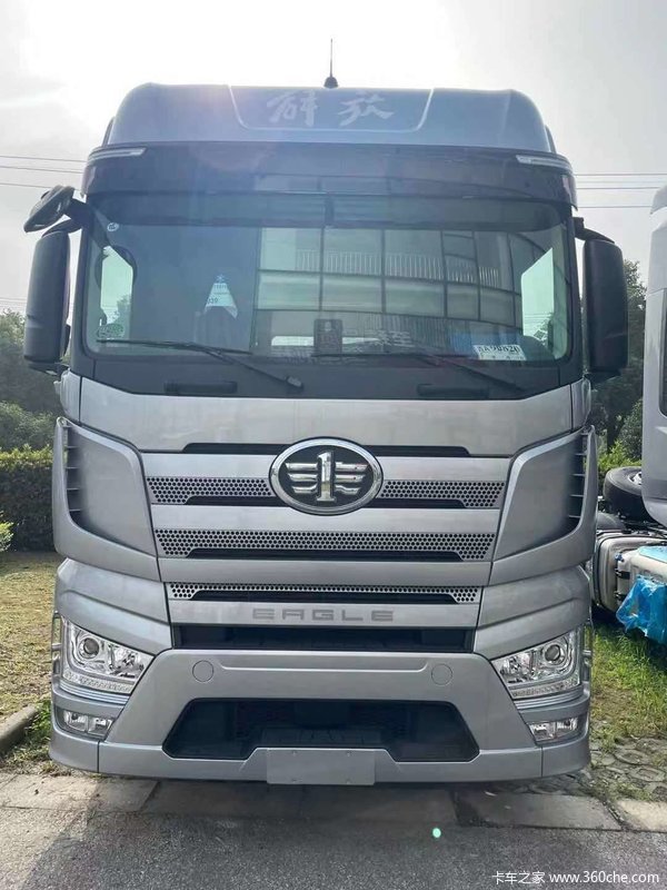 解放j7牵引车火热促销中,让利高达0.3万元