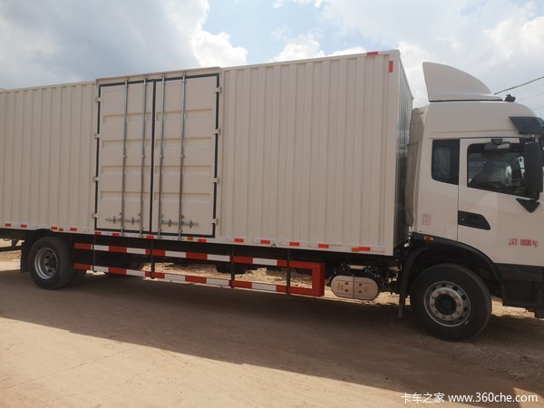 东风国六新天锦9.8米厢式车/ 底盘车已到货！！！
