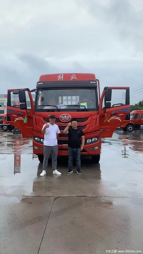 盐城解放 悍V 2.0 8*2 顺利交车