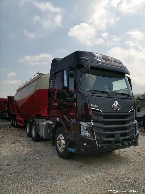 物流运输标杆车型乘龙580马力6X4牵引车邀您来品鉴