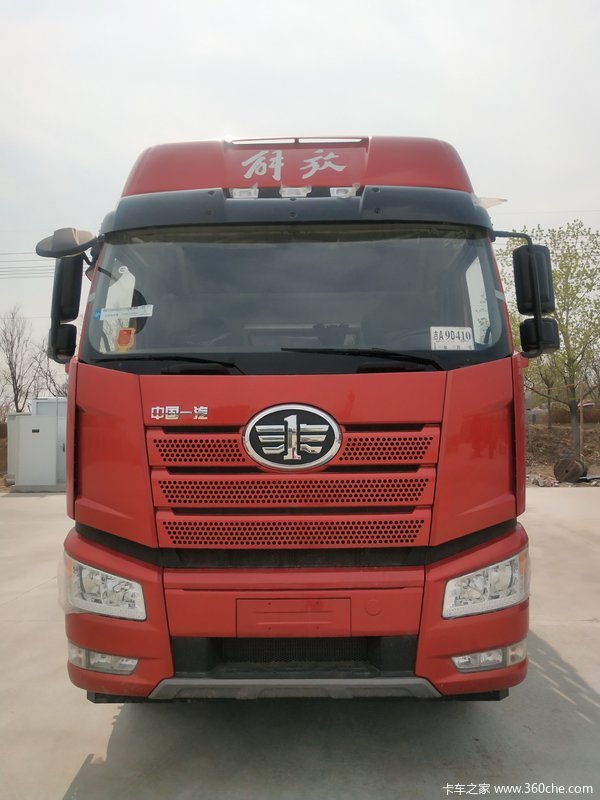 J6P8*4420马力国五高顶排半驾驶室