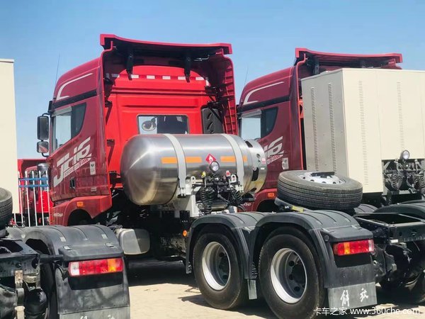 昌吉联强解放最后一台JH6LNG牵引车 特价出售