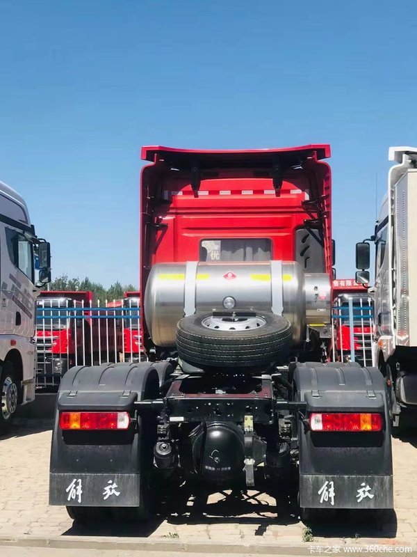 昌吉联强解放最后一台JH6LNG牵引车 特价出售