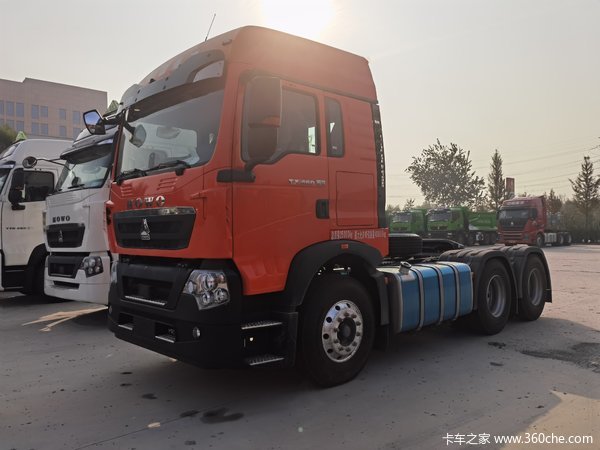 豪沃国六tx460马力牵引车新车到店