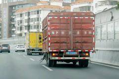 路权问题再引争端，到底是传统能源更胜一筹，还是新型能源占领高地？