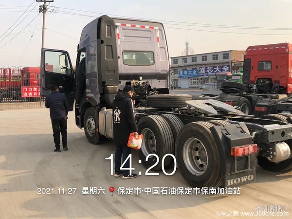 中国重汽豪沃TX牵引车大客户交车活动
