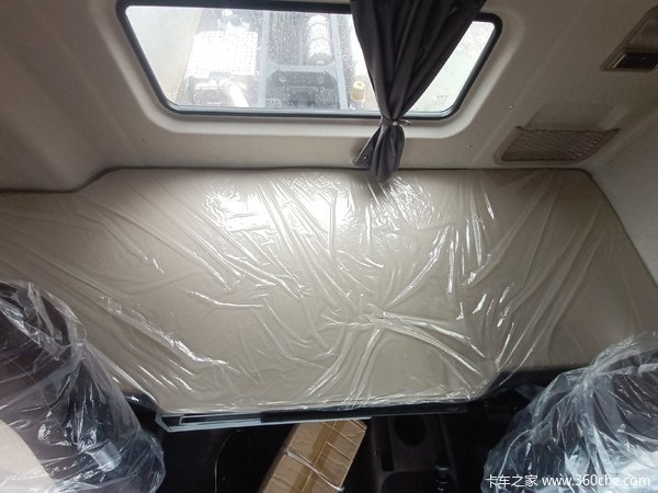 青岛解放前四后四JH6 9.5m载货车限时促销中 优惠1万