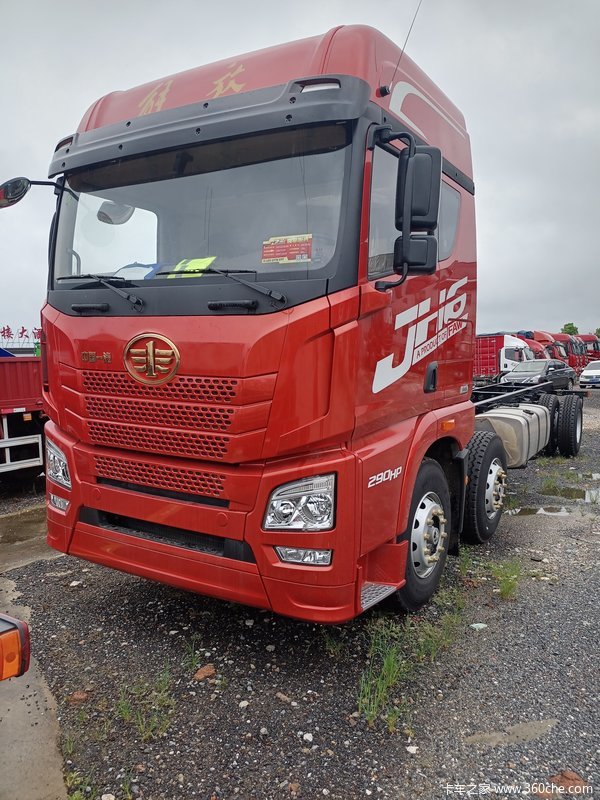 青岛解放前四后四JH6 9.5m载货车限时促销中 优惠1万