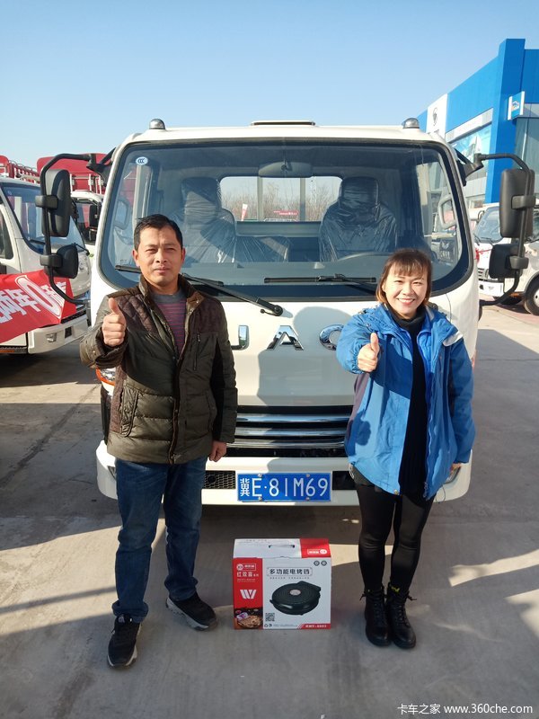 恭喜李老板 喜提骏铃V5载货车--新东胜