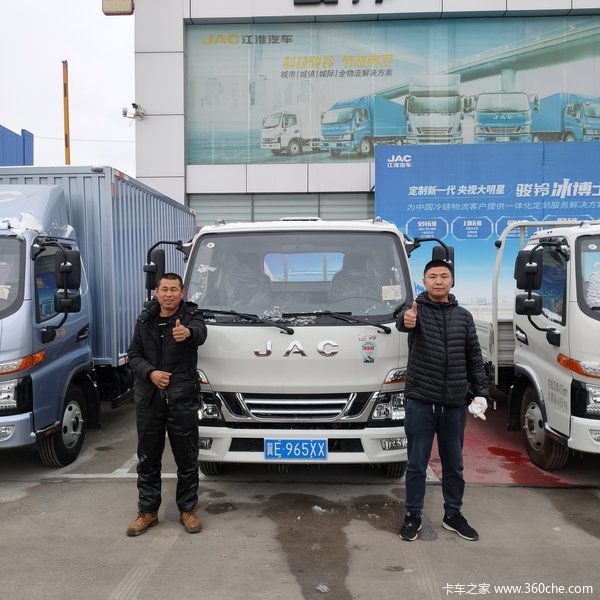 恭喜杨老板 喜提骏铃V5载货车-新东胜汽贸