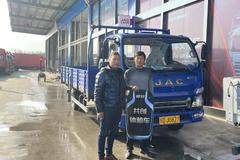 1台帅铃E中体载货车成功交付给客户陈老板