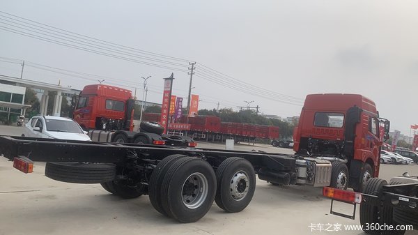 盐城解放 悍V 8*2 290马力 国六车型 欢迎来店试乘试驾！