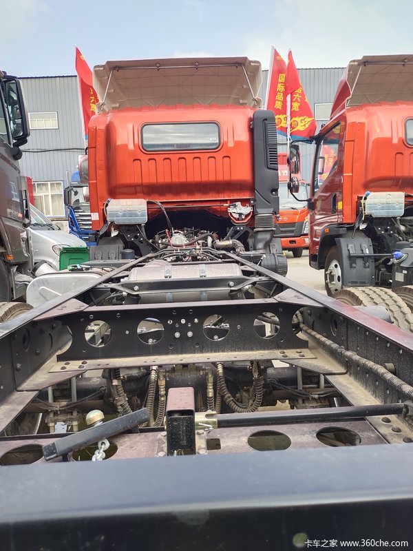 ����������������·�ϣ��¸�·�ϴ���ȥ����