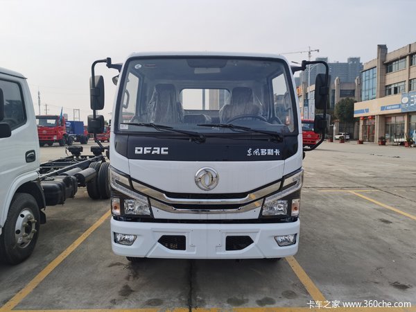 新车到店东风多利卡d5全柴q23排半栏板上新