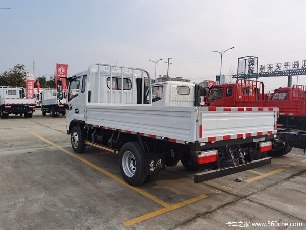 新车到店东风多利卡d5全柴q23排半栏板上新