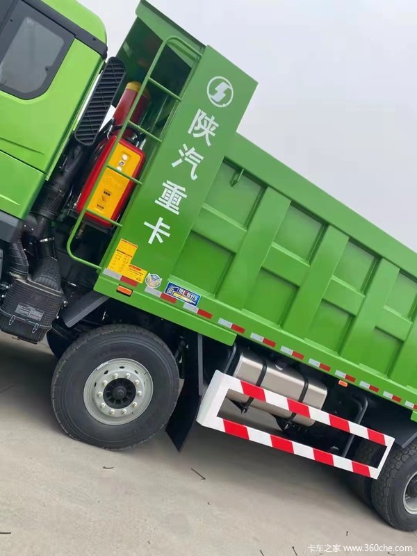 陕汽重卡德龙X5000国六8米自卸车