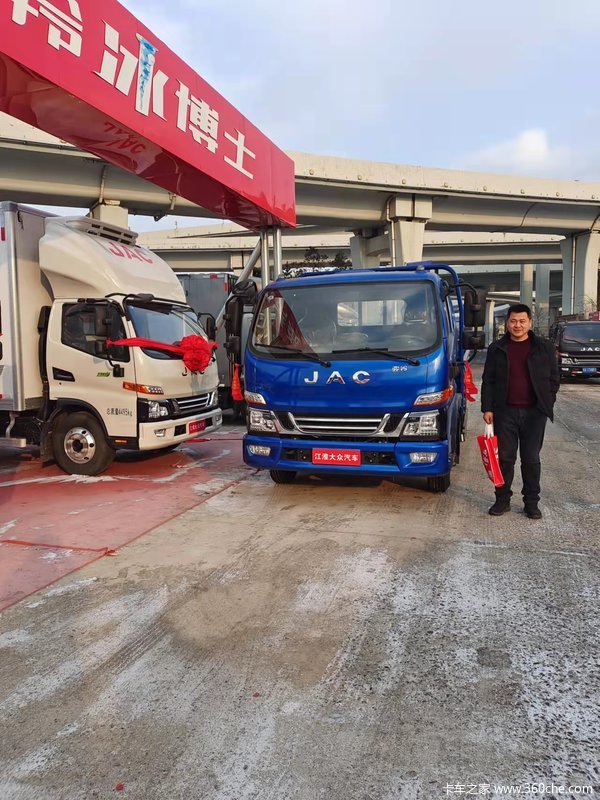 恭喜杜先生喜提爱车，V6-D25单排板车150马力