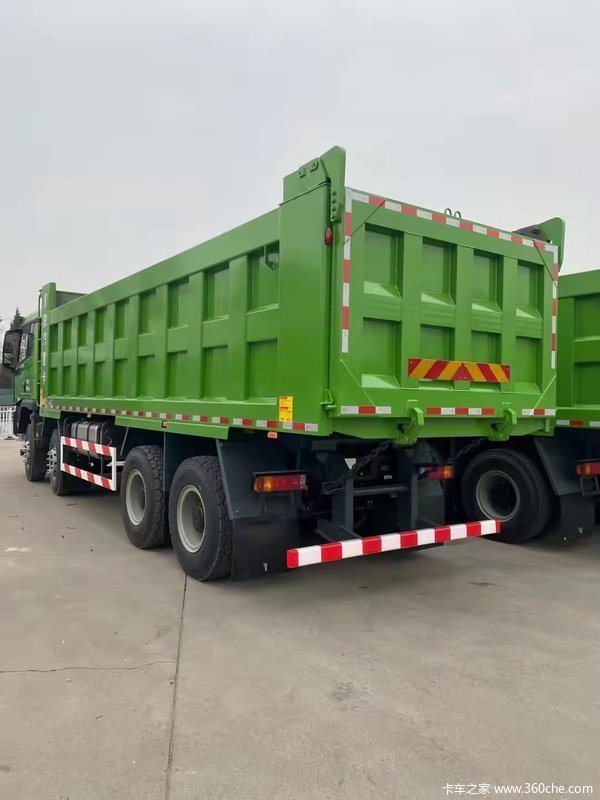 陕汽重卡德龙X5000国六8米自卸车