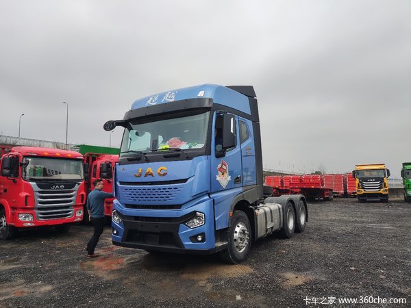 江淮格尔发q7w高顶驾驶室带导流罩搭载康明斯发动机新车已到店