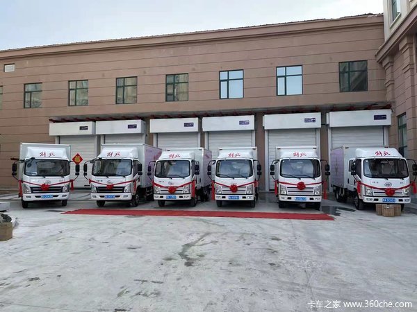 今日6台解放虎V载货车成功交付客户。