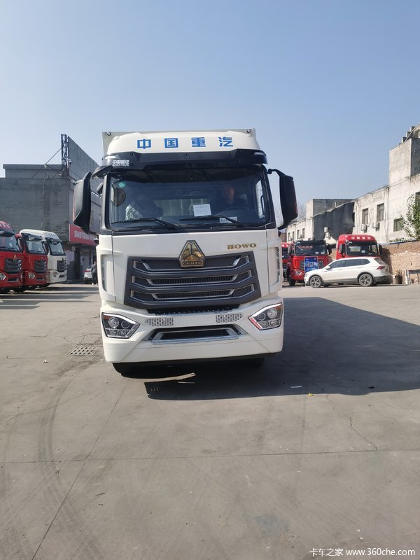中国重汽 豪瀚n5w中卡 220马力 4x2 7.
