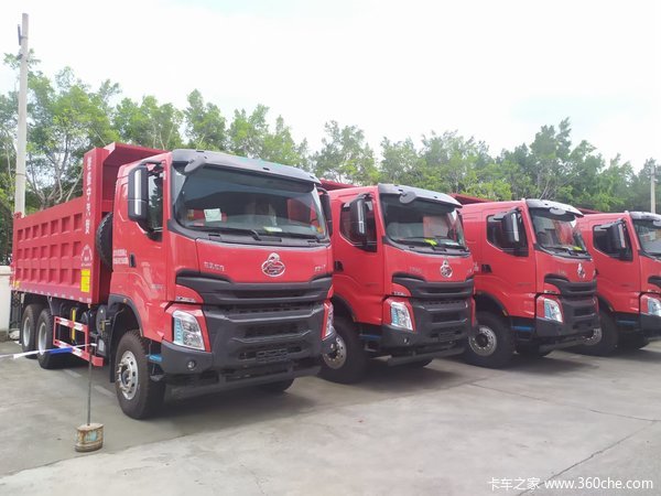 东风柳汽 乘龙H7 520马力 6X4 6米自卸车优惠高达2万元