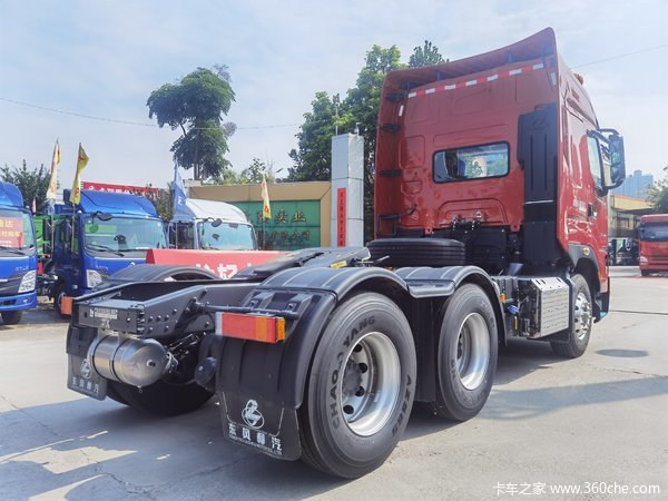 购车送两吨尿素 乘龙H7牵引车仅30.80万