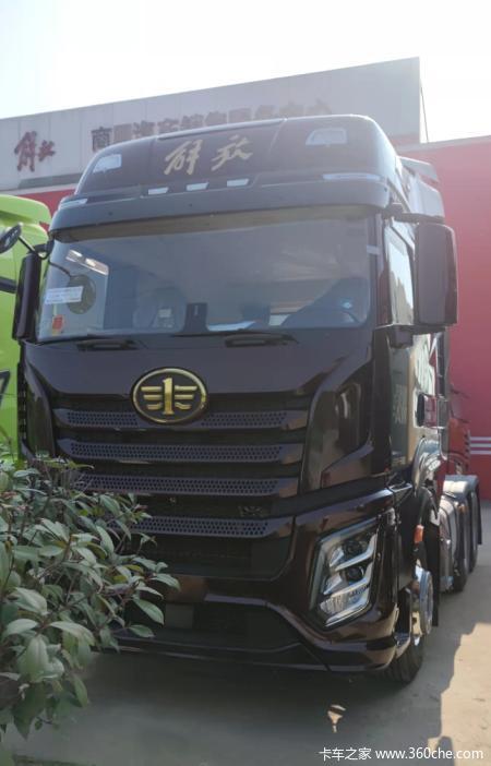 新车推荐j6v平地板牵引车特惠直降万元