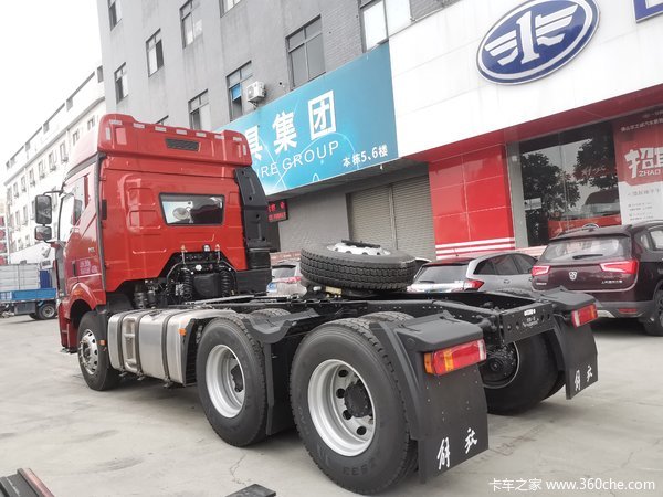 特价处理29.8万：国六解放 J6P 460马 6X4价值版牵引