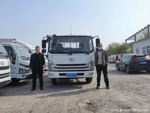 2022年4月6日邢台易松为跃进用户举行交车仪式