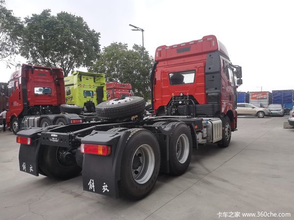 特价处理29.8万:国六解放 J6P 460马 6X4价值版牵引