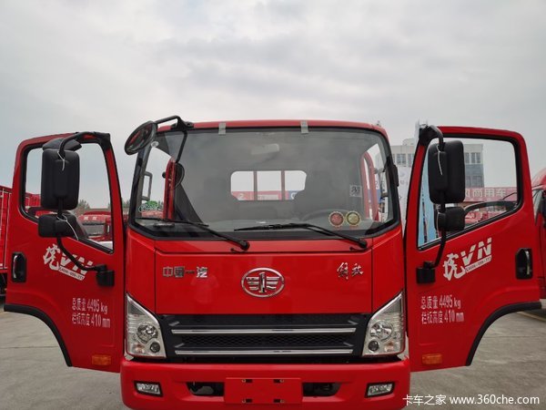 解放虎VN锡柴130马力4.2米单排栏板轻卡降到老板心疼9.5万