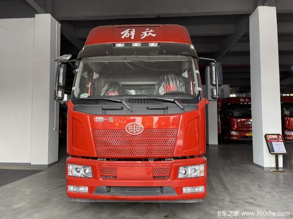 特价17.7万:解放 J6L 9.7米 240马 4X2 质惠版