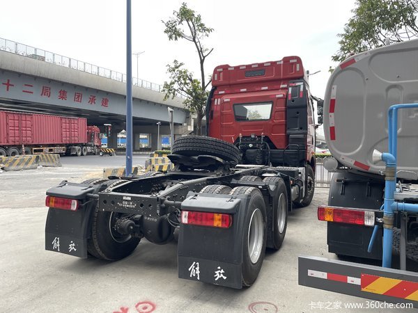 特价处理27万:一汽解放 J6P 420马 6X4价值版国五牵引