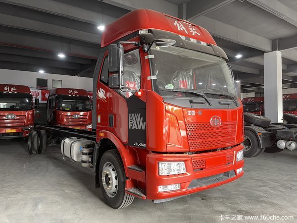 特价17.7万：解放 J6L 9.7米 240马 4X2 质惠版