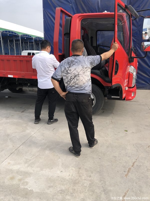 邢台易松 上汽轻卡 走进飞豹物流园