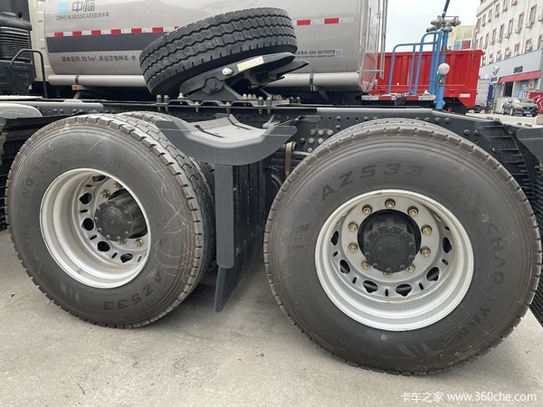 特价处理27万:一汽解放 J6P 420马 6X4价值版国五牵引