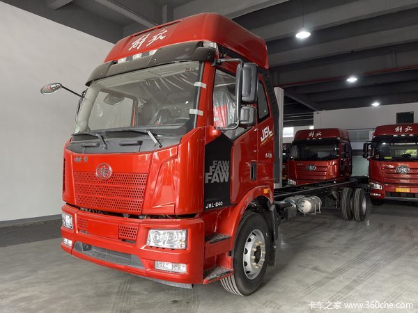 特价17.7万：解放 J6L 9.7米 240马 4X2 质惠版
