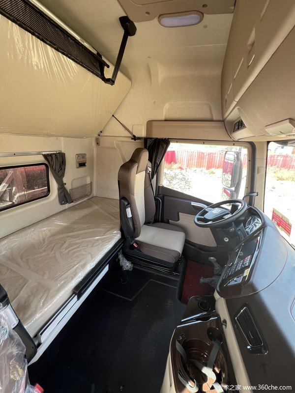 昌吉联强解放JH6CNG自动挡牵引车 国六现车 限时优惠